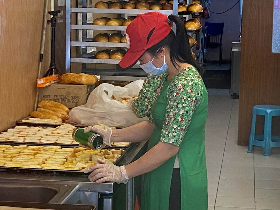 【台中美食】台中越南法國麵包工藝，第二市場美食，心目中第一名越南法國麵包(菜單) @鯊魚大口咬