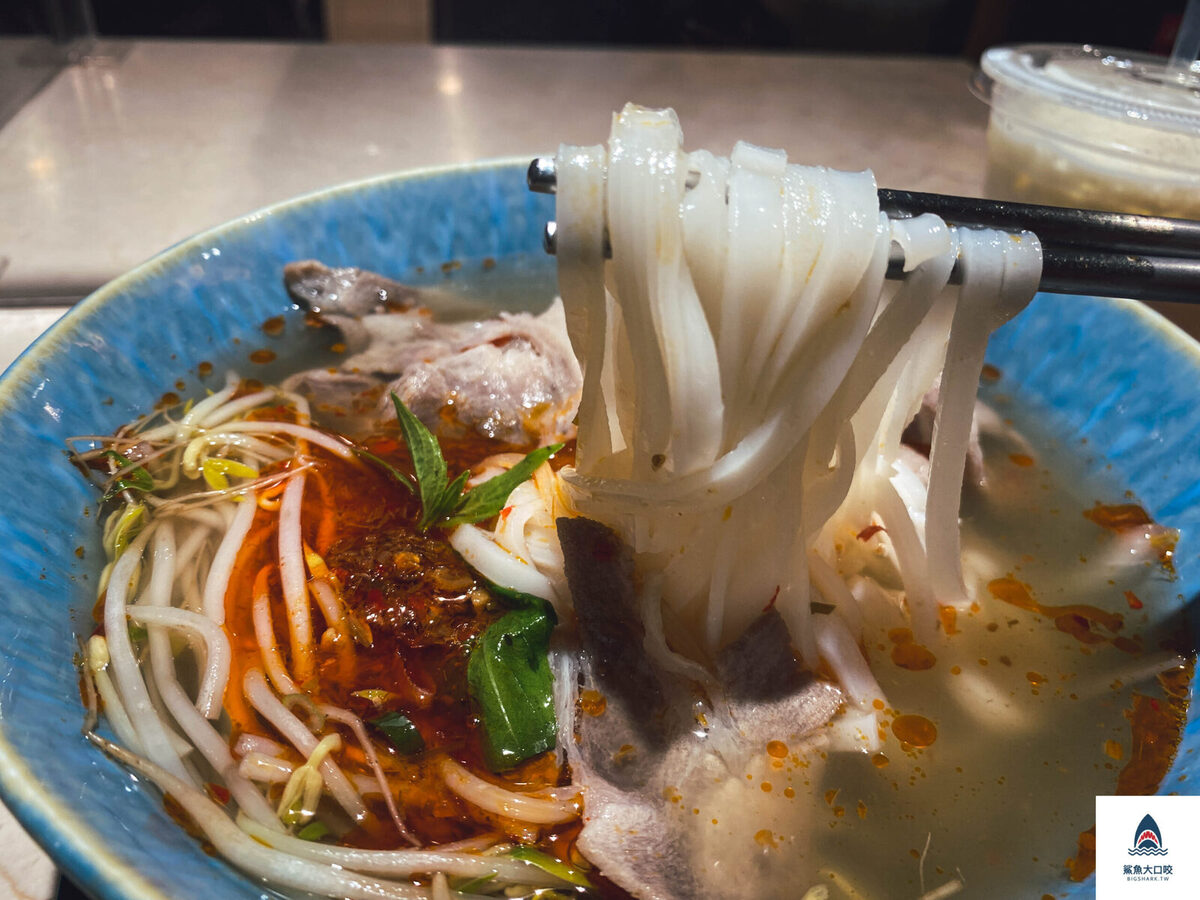 【美食街美食】飛機河粉，來自越南百年老店的正宗味，台中美食推薦（菜單） @鯊魚大口咬