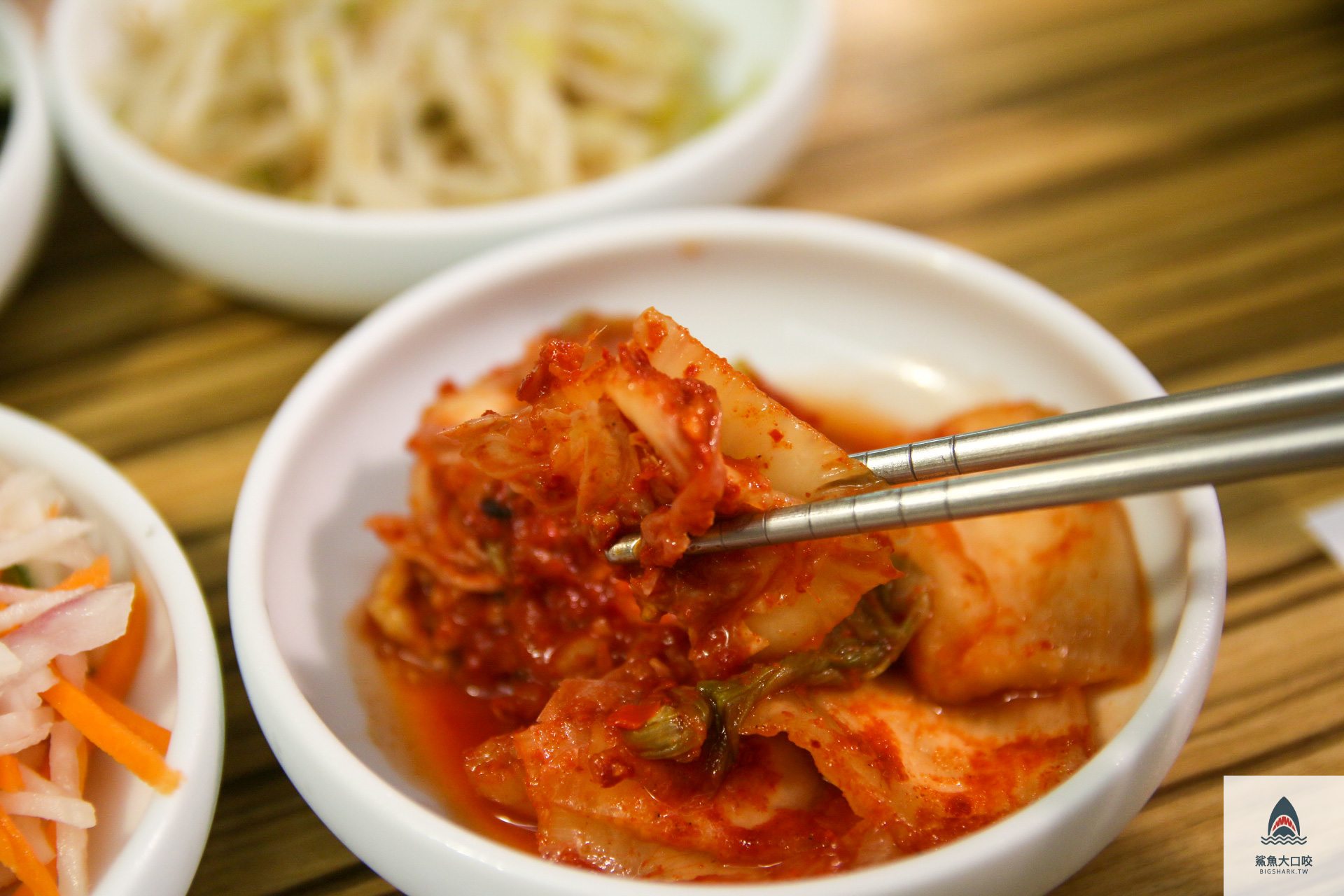 【台中美食】BANNCHAN 飯饌韓式料理餐廳，平價美味豆腐鍋，炸雞是亮點，台中西區金典酒店美食推薦（菜單） @鯊魚大口咬