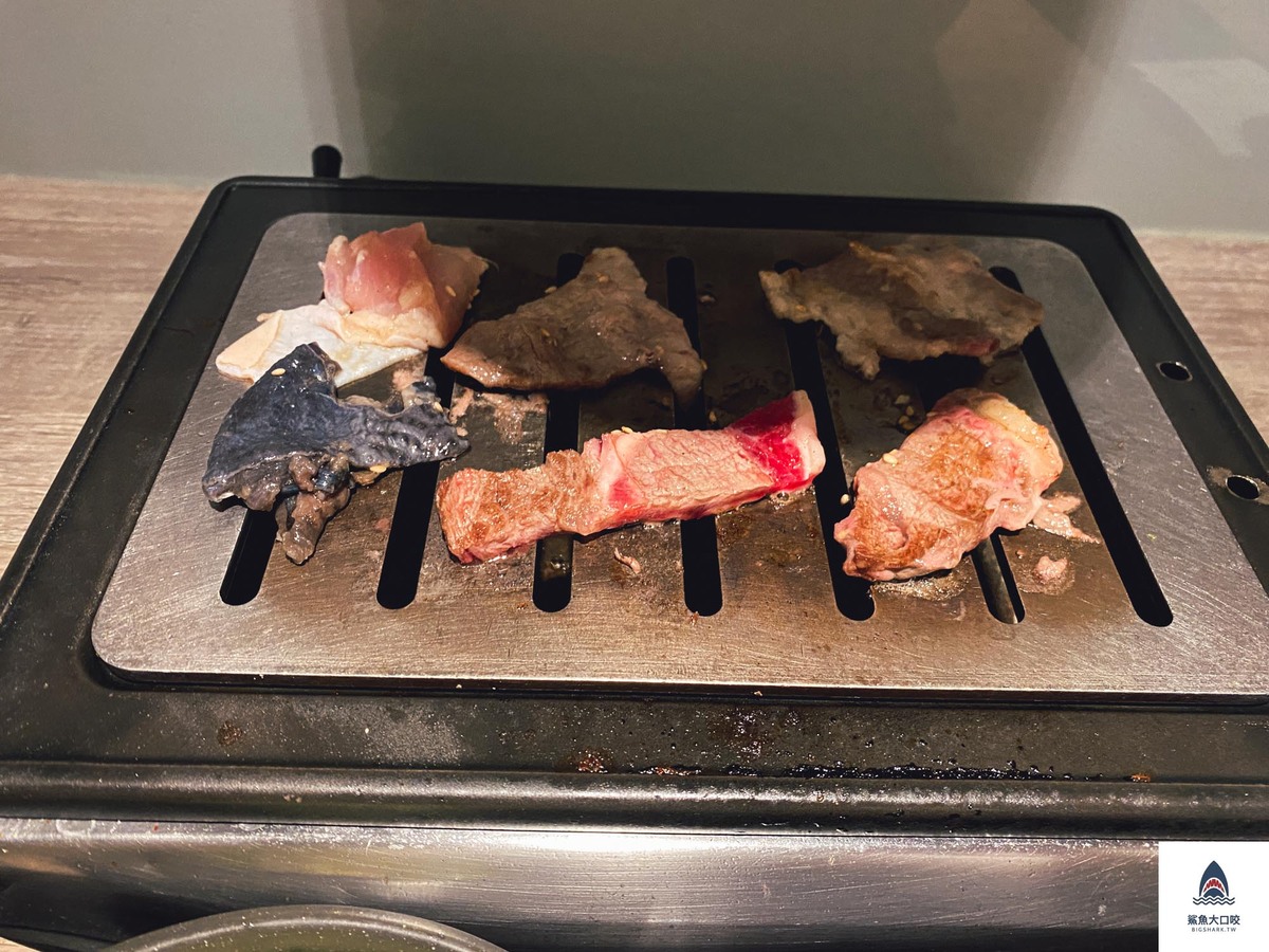 【台中美食】燒肉SMILE，個人燒肉，一個人也能吃燒肉（菜單） @鯊魚大口咬