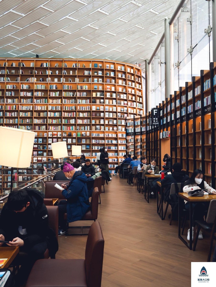 【首爾景點】韓國最美圖書館：星空圖書館＆世界文化遺產：宣靖陵 @鯊魚大口咬